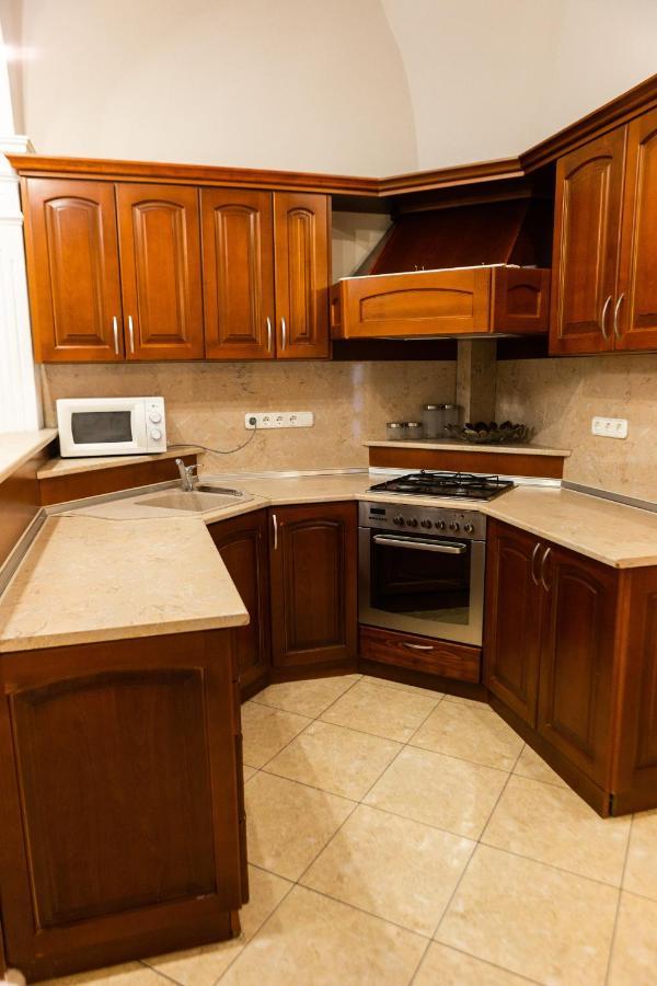 Luxury Downtown 3 Bedroom Apartment By Synagoge With Beautiful View بودابست المظهر الخارجي الصورة