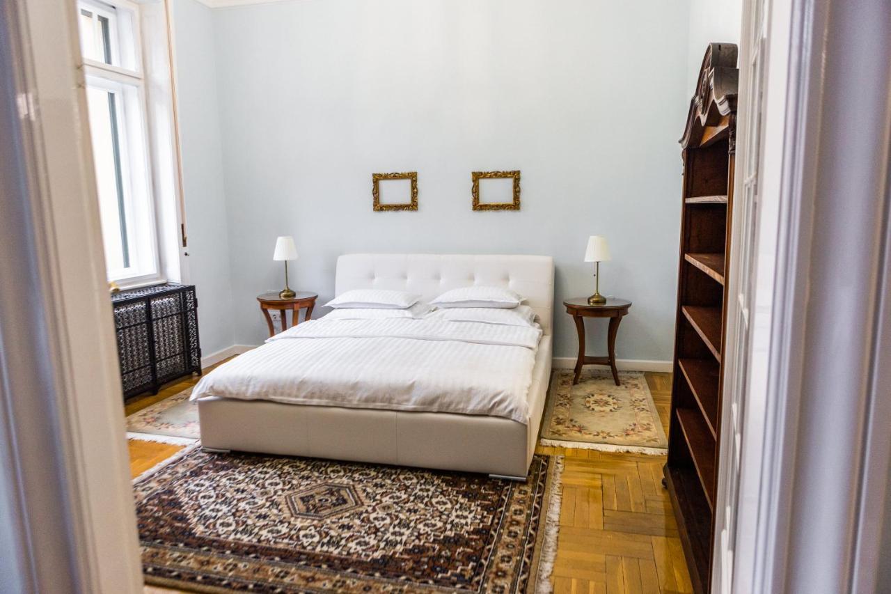 Luxury Downtown 3 Bedroom Apartment By Synagoge With Beautiful View بودابست المظهر الخارجي الصورة
