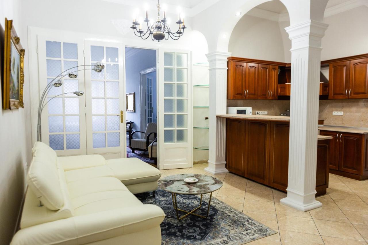 Luxury Downtown 3 Bedroom Apartment By Synagoge With Beautiful View بودابست المظهر الخارجي الصورة